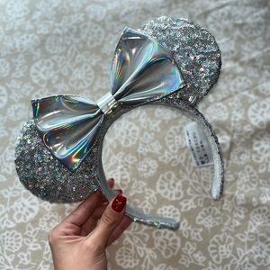 Disney Parks AUTHENTIC Silver Sparkly Mickey Minnie Sequence Ears Gently Used